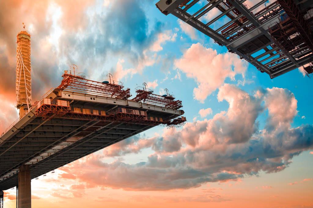 Building Bridges: Crafting Impactful Messages with Influencers