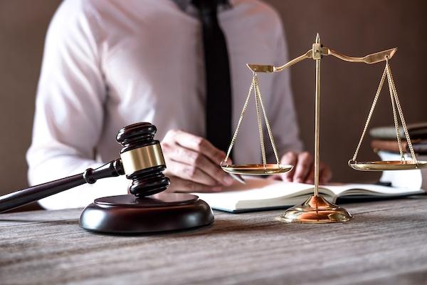 Mitigating Legal Risks: Best Practices for Brands and Influencers