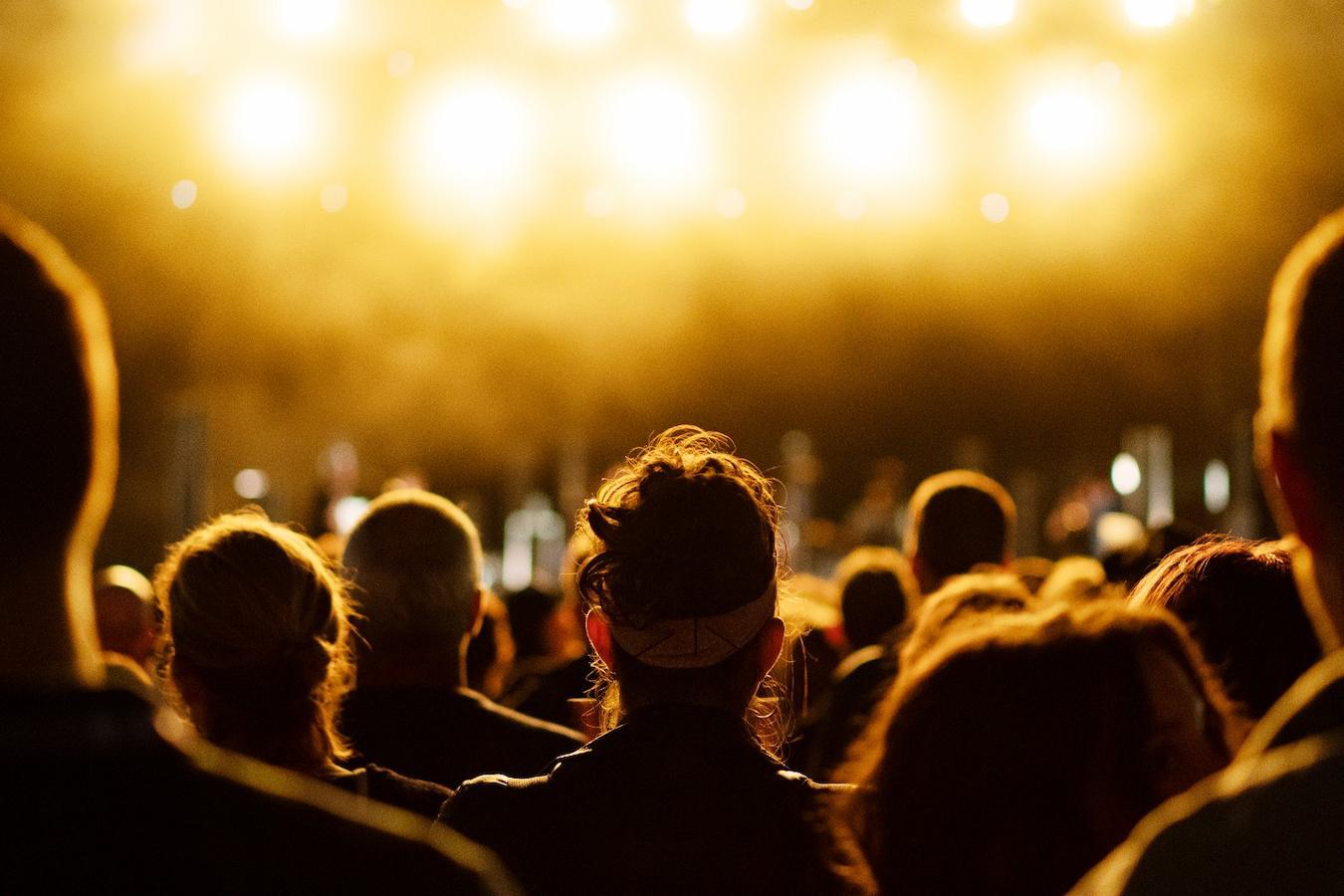 Techniques for capturing Audience Attention in the First Few Seconds