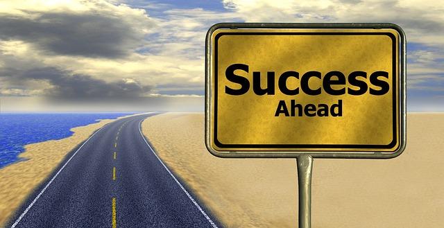 Measuring Success and Adapting Strategies in Real Time